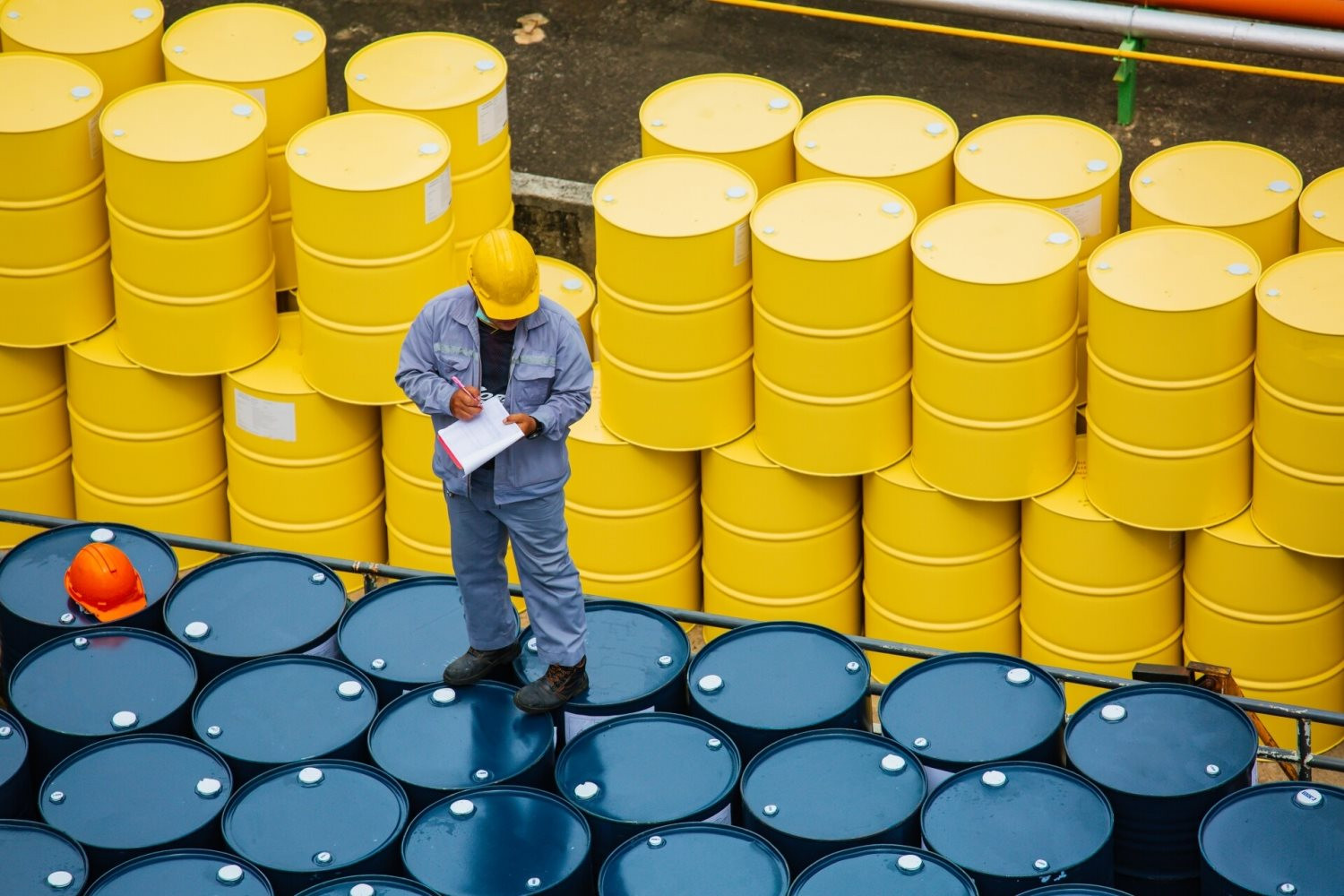  Báo cáo từ EIA không thể thúc đẩy lực mua, giá dầu thô tiếp tục giảm