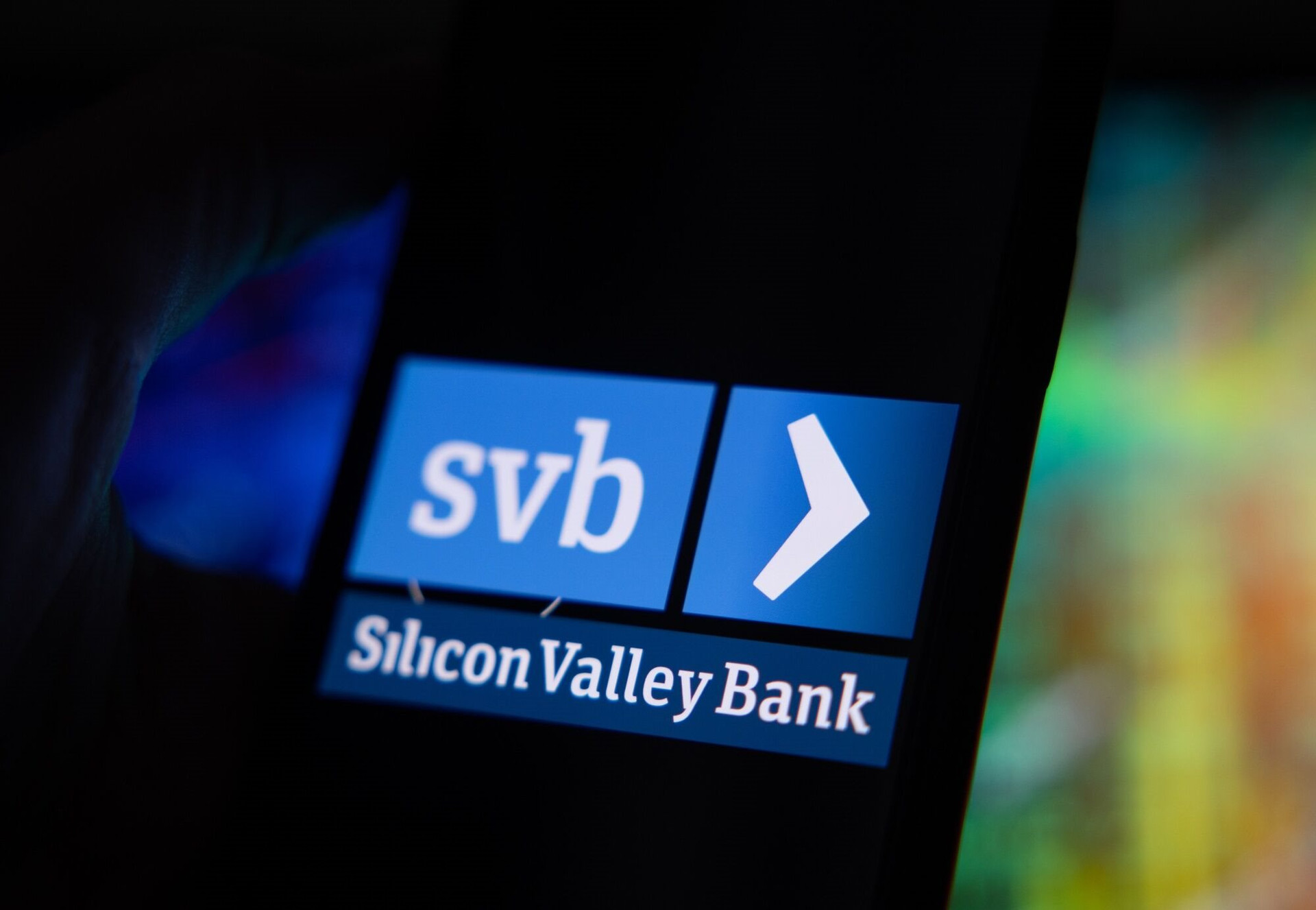 SVB - nhà băng quản lý hàng trăm tỷ đô chính thức sụp đổ, cơ quan quản lý tịch thu tài sản để chuẩn bị thanh lý