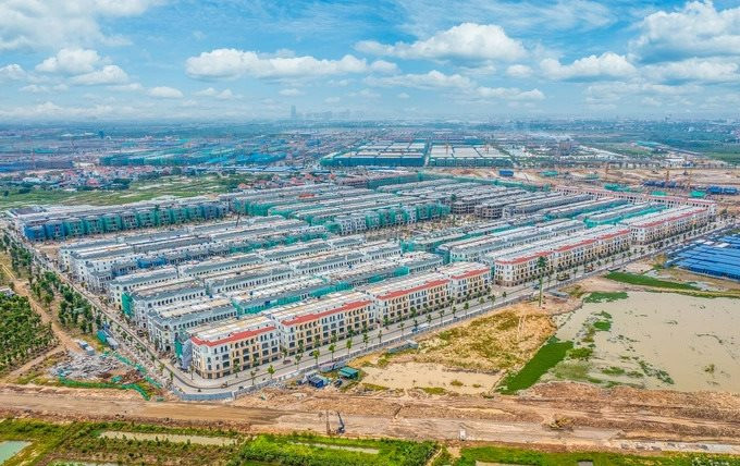 Những thương vụ doanh nghiệp ngoại “gom” bất động sản Việt: Có đáng lo ngại?