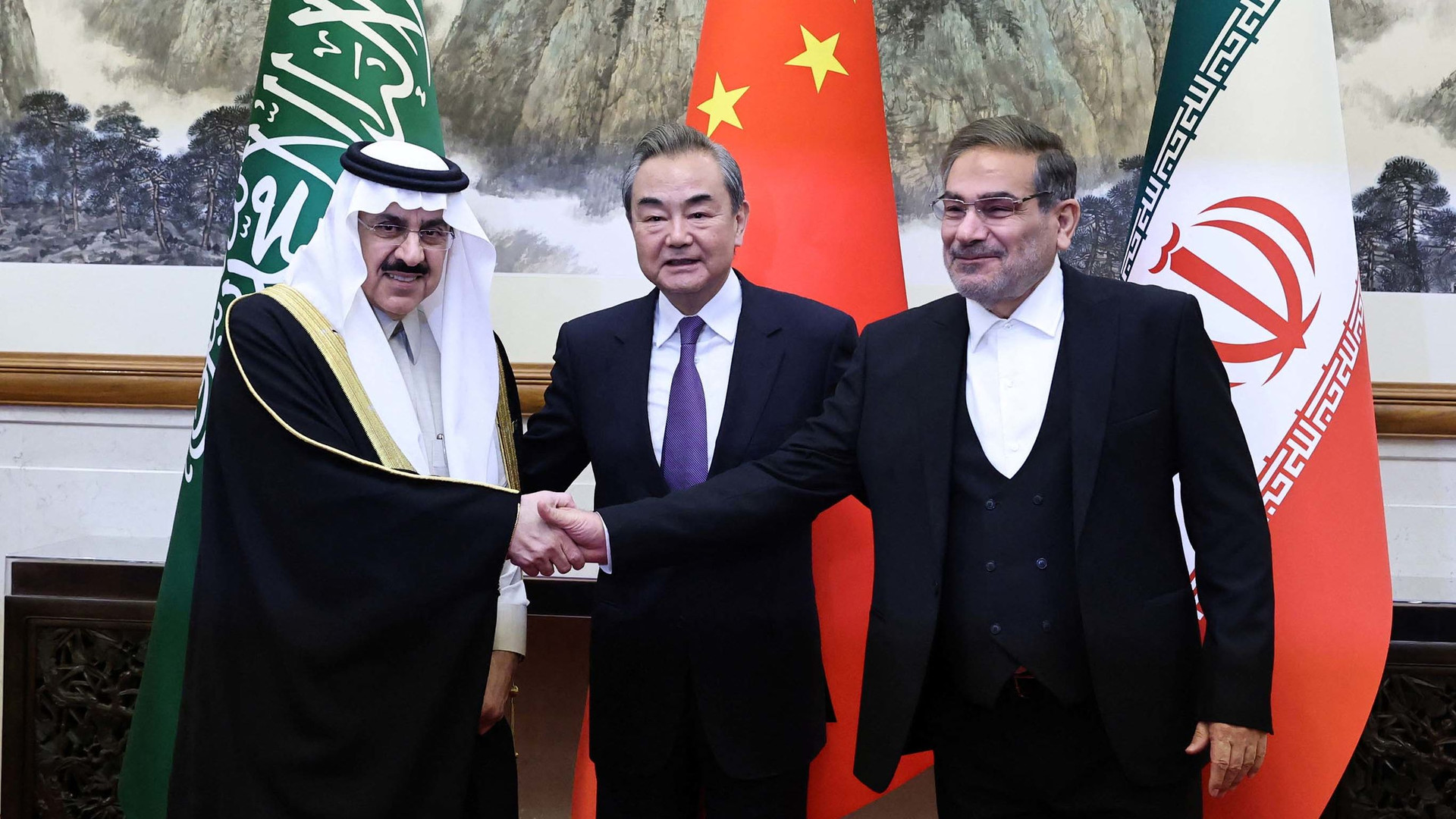 Hai cường quốc dầu khí Ả Rập Xê Út và Iran “bắt tay”: Cục diện năng lượng toàn cầu liệu có thay đổi?