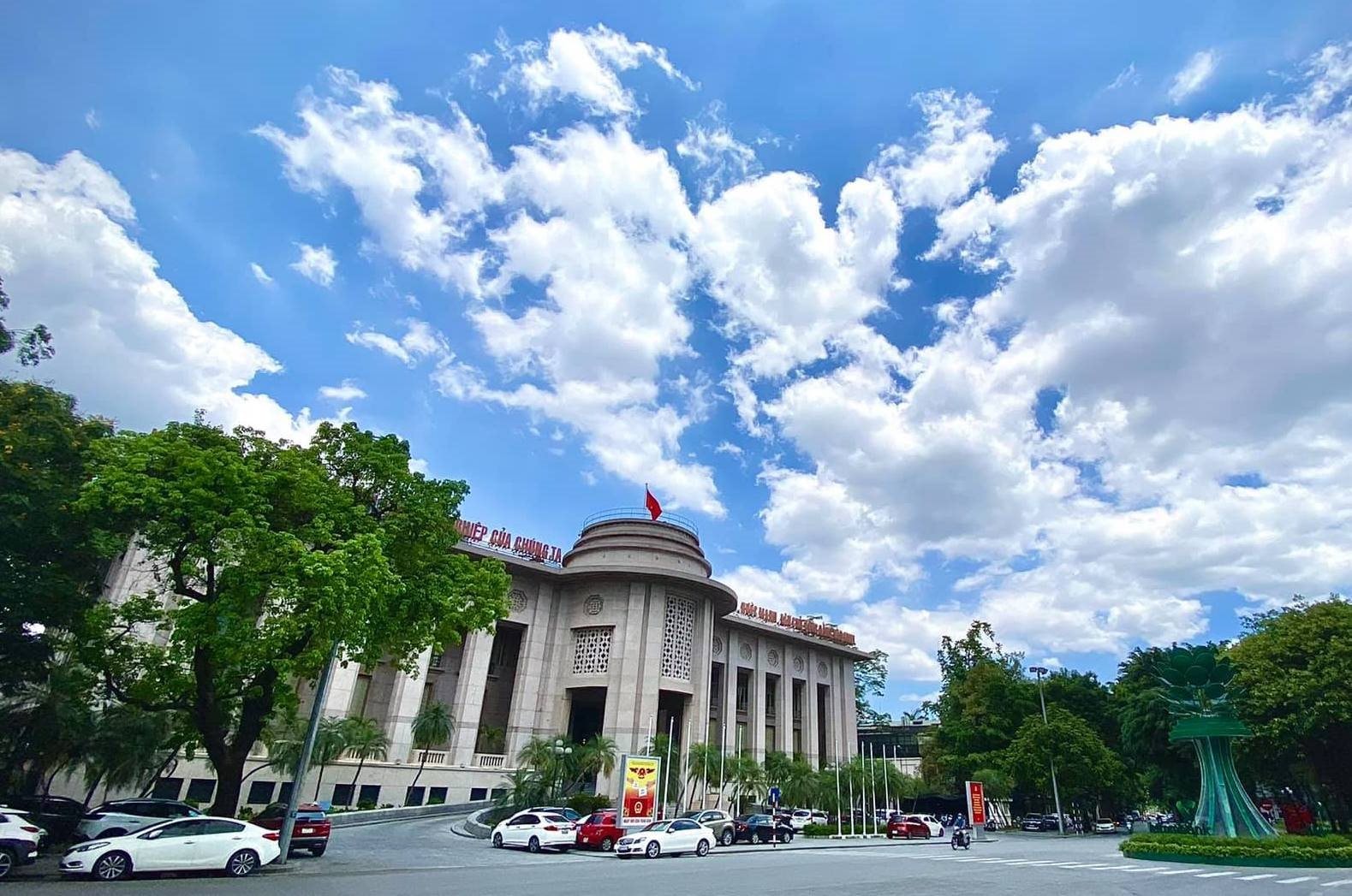Ngân hàng Nhà nước bơm ròng hơn 52.000 tỷ đồng trong tuần giảm lãi suất điều hành