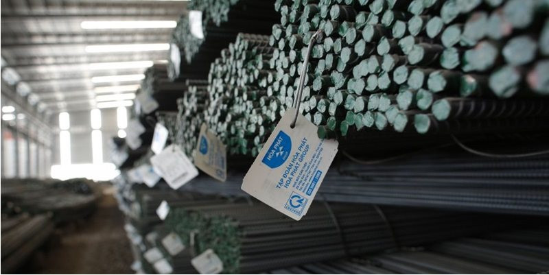 Giá nguyên liệu tăng, thép Hòa Phát, Việt Đức đồng loạt tăng giá bán thép 150.000 đồng/tấn 