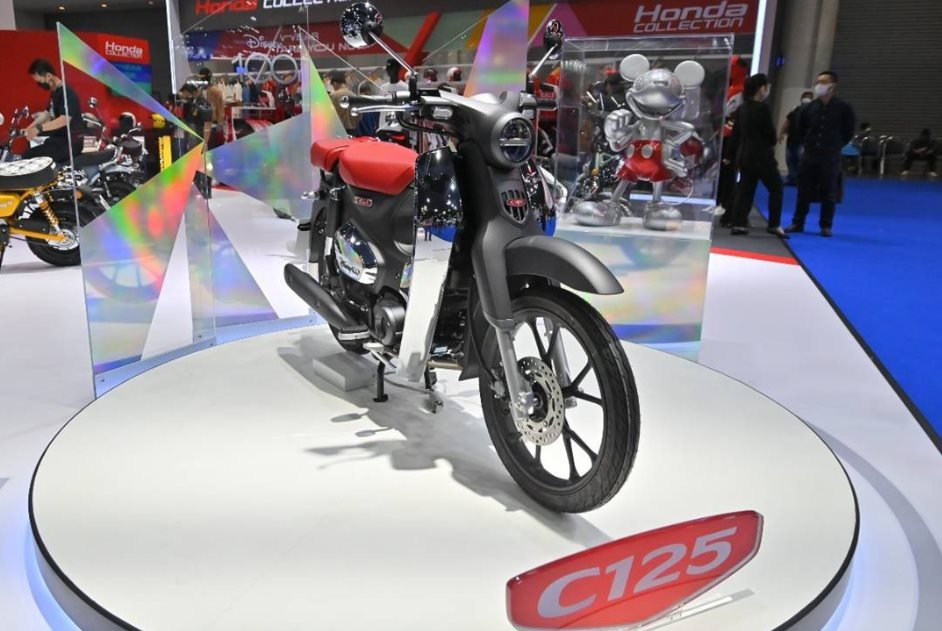 Có gì ở mẫu xe số Honda Super Cub đẹp lạ vừa ra mắt, giá bán ngang tầm Honda SH Việt