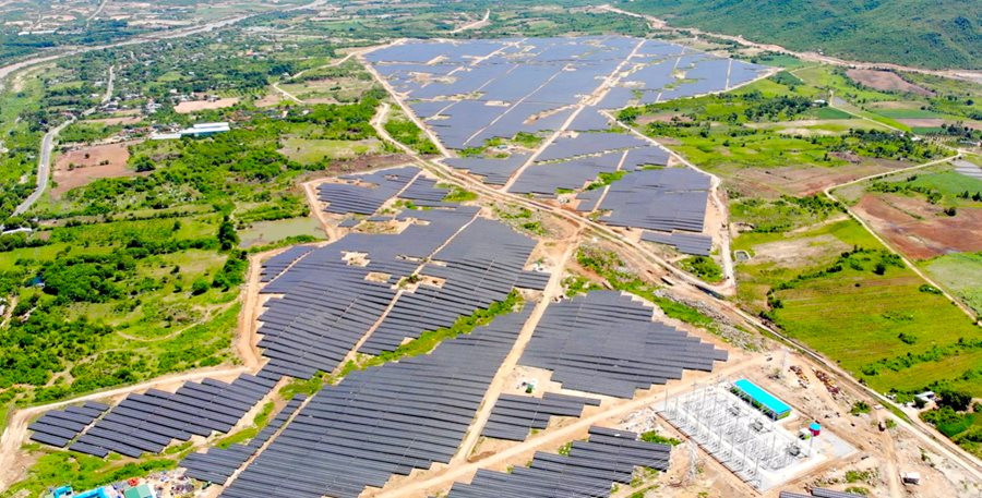 Sau thư “kêu cứu” lên Thủ tướng của 36 doanh nghiệp, Bộ Công Thương yêu cầu EVN chốt giá mua điện các dự án năng lượng tái tạo chuyển tiếp trước 31/3
