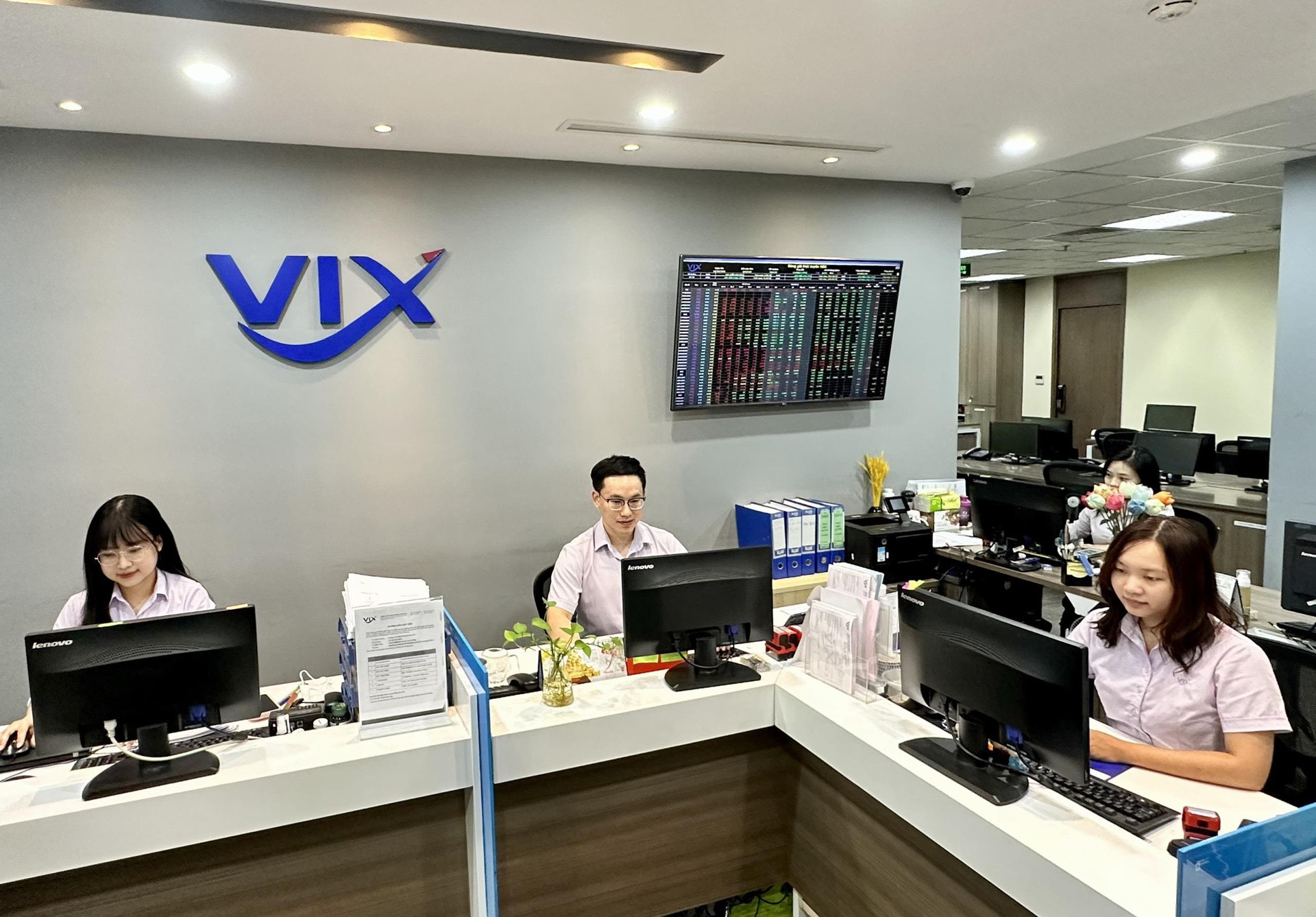 Chứng khoán VIX lên kế hoạch lợi nhuận 2023 tăng 73%, dự kiến chia cổ tức và thưởng cổ phiếu tổng tỷ lệ 15%