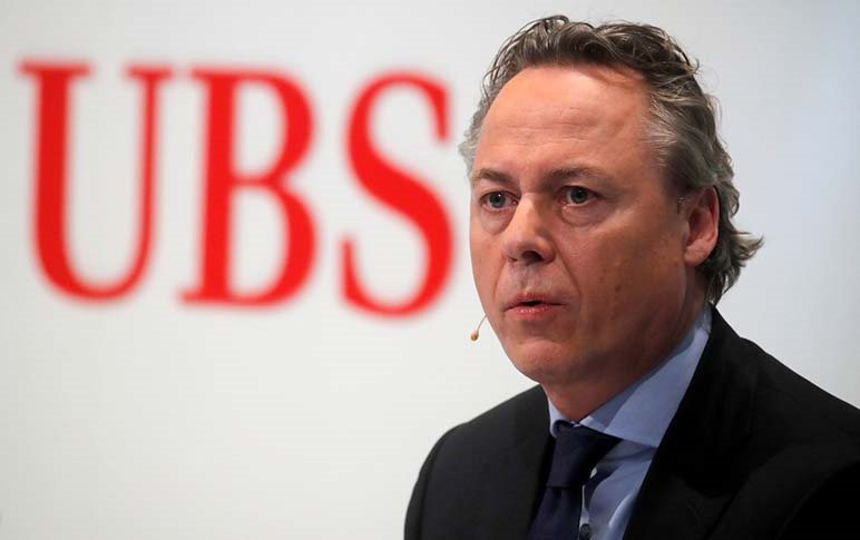 Nóng: CEO UBS từ chức, người kế nhiệm lộ diện