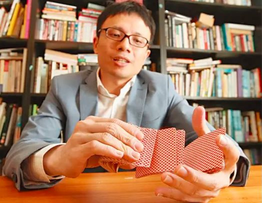 8 năm chơi poker kiếm được 3,8 triệu USD, người đàn ông dốc hết tiền khởi nghiệp tạo nên 'kỳ lân' giao hàng Lalamove, trở thành tỷ phú đôla ở tuổi 44