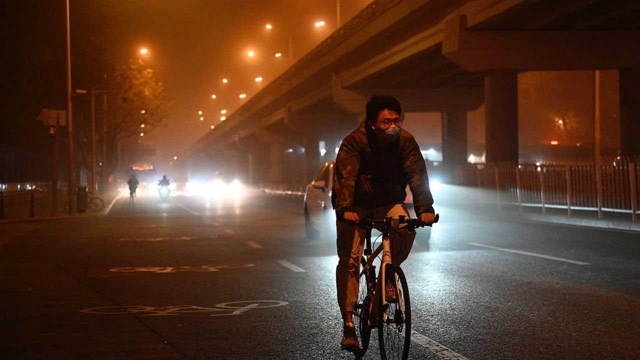 230411095736-02-beijing-sandstorm.jpg