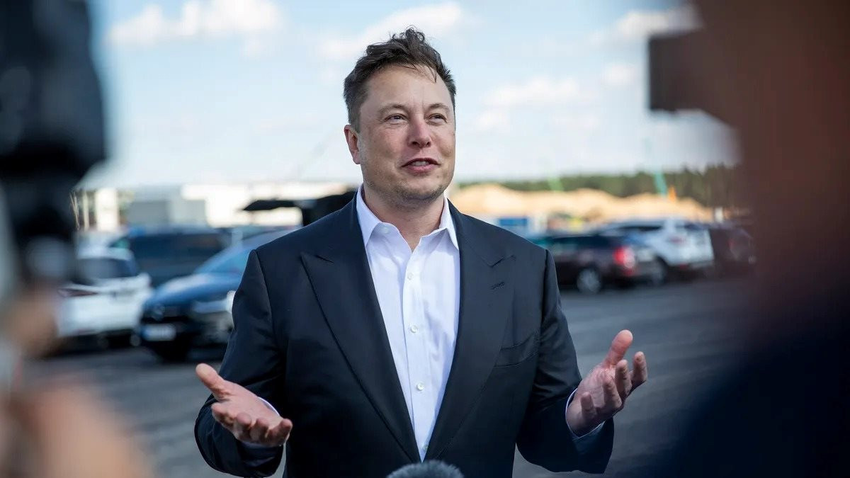 Ô tô ở Việt Nam giảm giá 100 triệu đã là ghê, xe Tesla đã giảm 500 triệu chỉ sau 3 tháng – Elon Musk 'khùng' hay lại một chiến thuật thiên tài của 'Iron Man'?