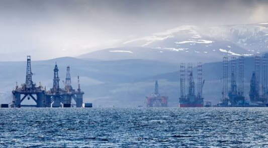 Chưa kịp mừng vì khiến doanh thu dầu mỏ của Nga sụt giảm, châu Âu bất ngờ nhận hung tin từ các đối tác từng hứa hẹn trở thành nguồn cung thay Nga