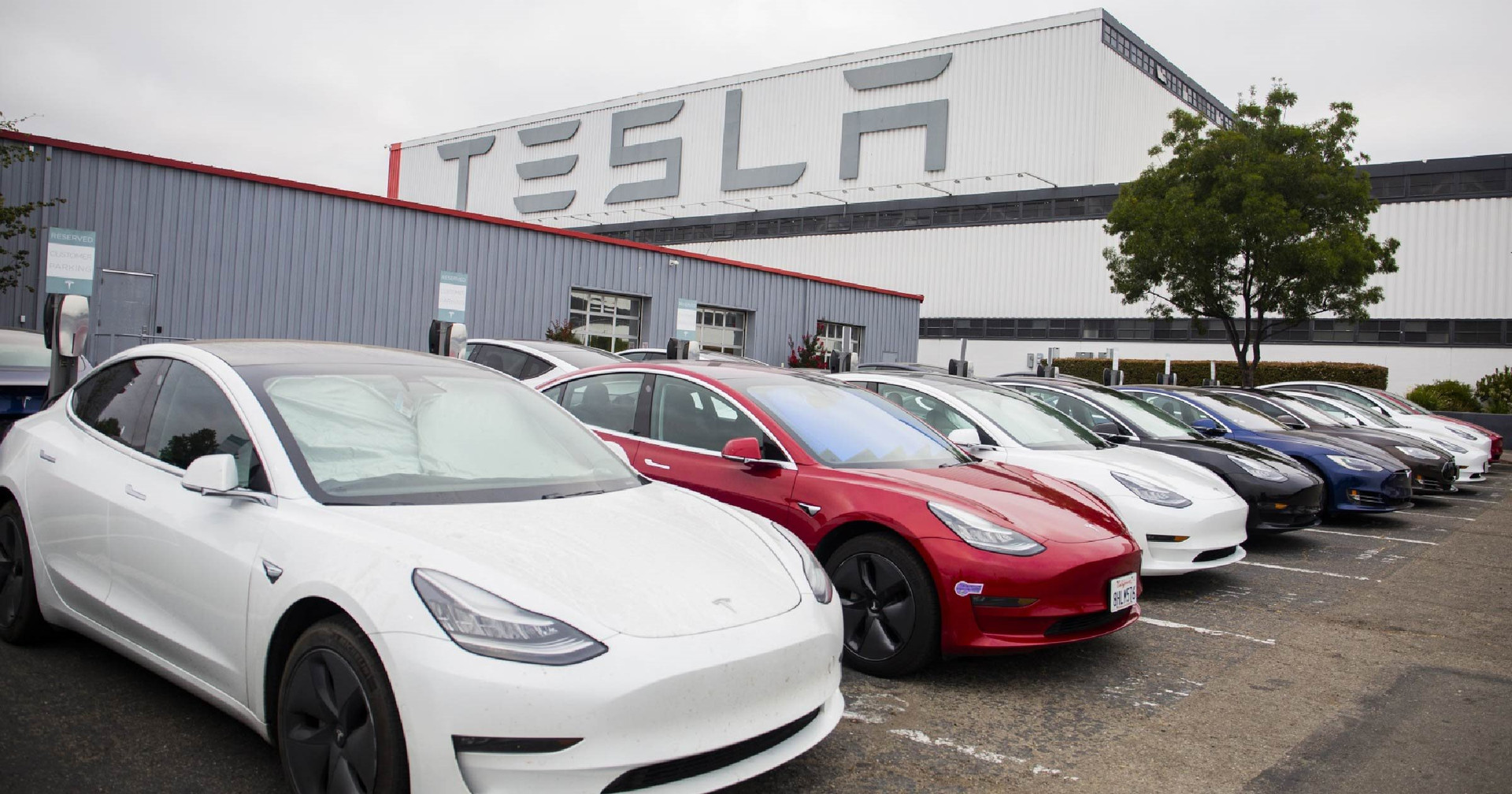 Bí mật xấu xí của Tesla: Làm xe điện nhưng xả hàng chục triệu tấn CO2, bị điều tra vì ngó lơ yếu tố khí thải