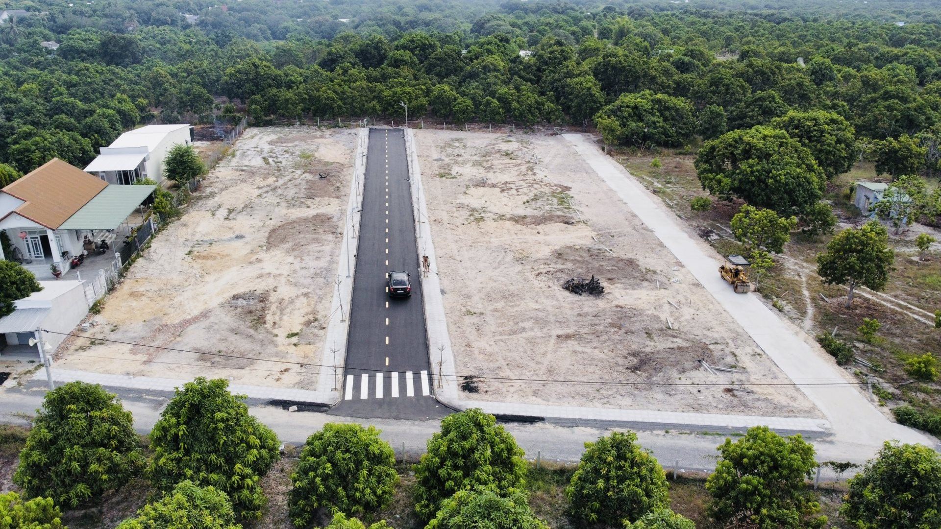 Gần 2.400 thửa đất liên quan "hiến đất làm đường" ở Cam Lâm, Khánh Hòa được giao dịch trở lại