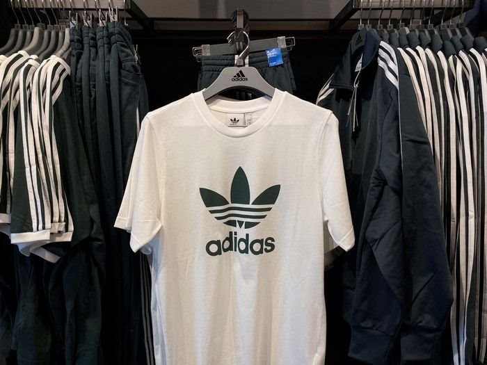 Cơn bĩ cực của Adidas: Thích ‘đú’ theo trend để rồi thất bại thảm hại, phải ngậm ngùi quay về làm đồ thể thao