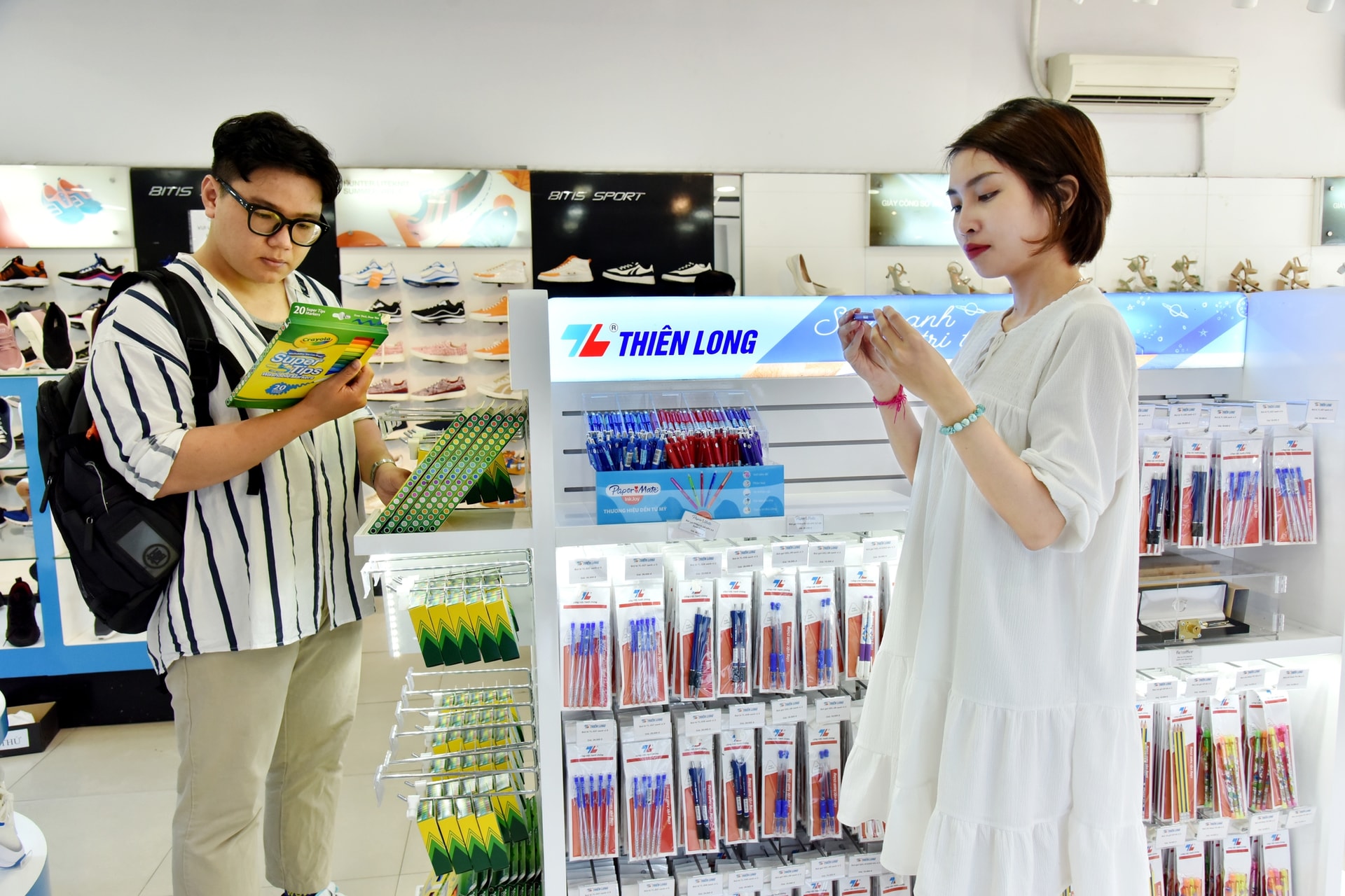 Nỗi lòng trong từng cây bút của Thiên Long: Vừa an toàn để phòng khi học sinh "cắn bút" vì không nghĩ ra bài, vừa bền để thoải mái "quăng quật", vừa thân thiện với môi trường