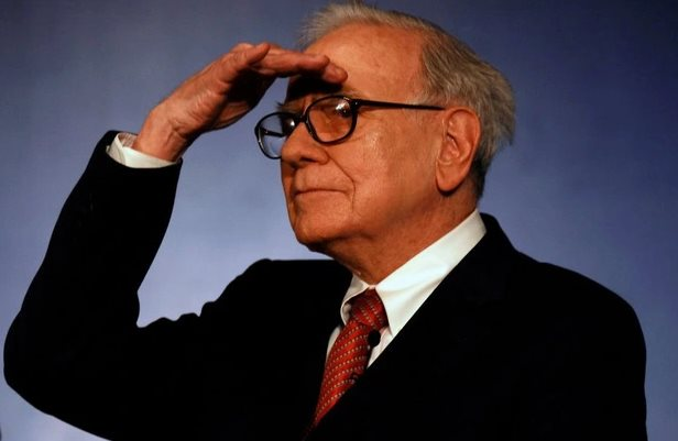 Warren Buffett bị yêu cầu từ chức: Chuyện gì đây?