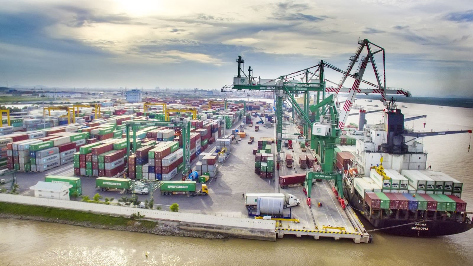 Quốc gia nhập khẩu hàng hóa nhiều nhất từ Việt Nam: Chi 28,4 tỷ USD để mua những gì?