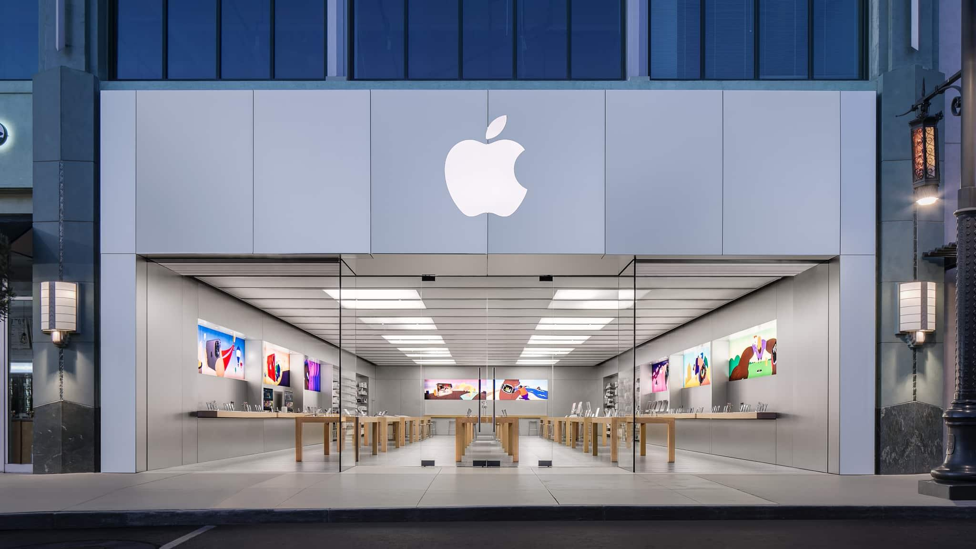 Apple Store mở cửa hàng trực tuyến tại Việt Nam, FPT Shop lên tiếng: Tự tin dịch vụ, giá cả cạnh tranh nhất thị trường