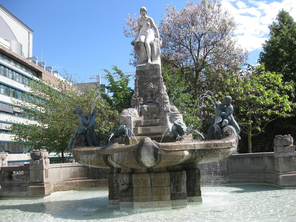 marchenbrunnen.jpg