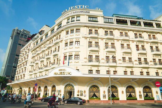 Sở hữu loạt khách sạn trăm năm tuổi Rex, Continential, Majestic..., Saigontourist mỗi năm thu hàng nghìn tỷ, chính thức "hồi sinh" lãi