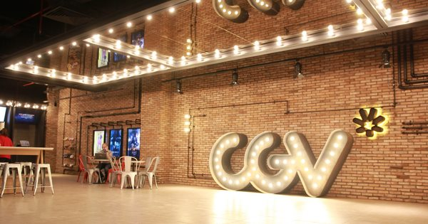 "Bão" cắt điện: Rạp phim CGV yêu cầu khách kiểm tra suất chiếu trước khi tới rạp, EVN báo các thành viên không dùng điều hoà khi nhiệt độ ngoài trời dưới 35 độ C