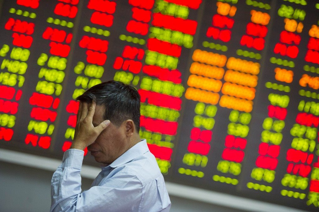 Trung Quốc 'hụt hơi': Nhà đầu tư nước ngoài đột ngột tháo chạy, chuyên gia cảnh báo về thập kỷ mất mát