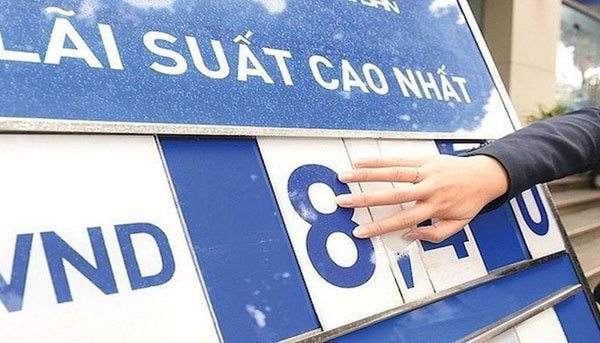 Một loạt ngân hàng tiếp tục giảm lãi suất huy động, có nhà băng giảm 3 lần kể từ đầu tháng 6 tới nay