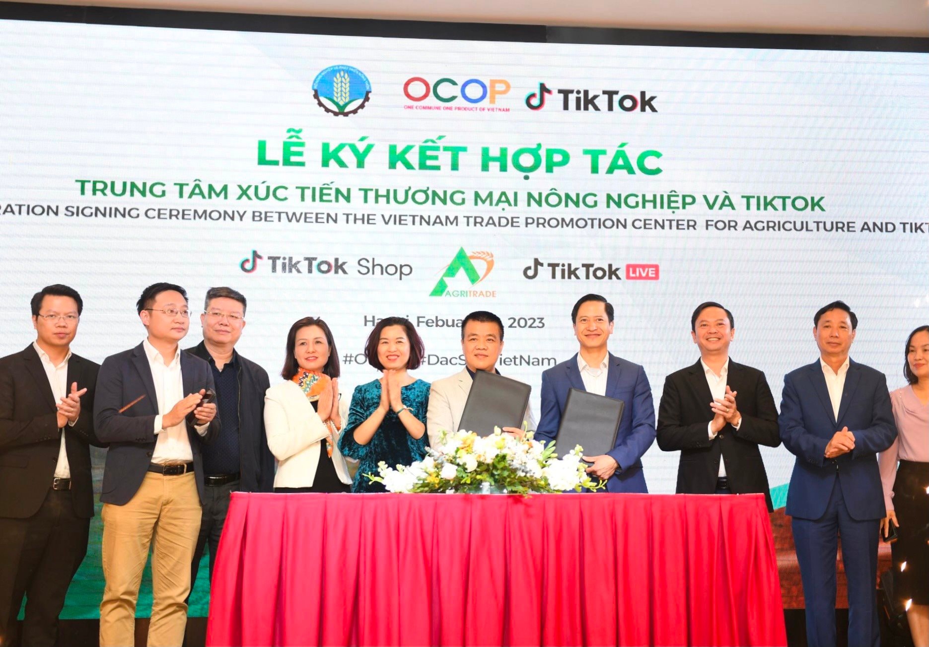 hinh-1-trung-tam-xuc-tien-thuong-mai-nong-nghiep-bo-nong-nghiep-va-phat-trien-nong-thon-va-tiktok-chinh-thuc-ky-ket-hop-tac-1-.jpg