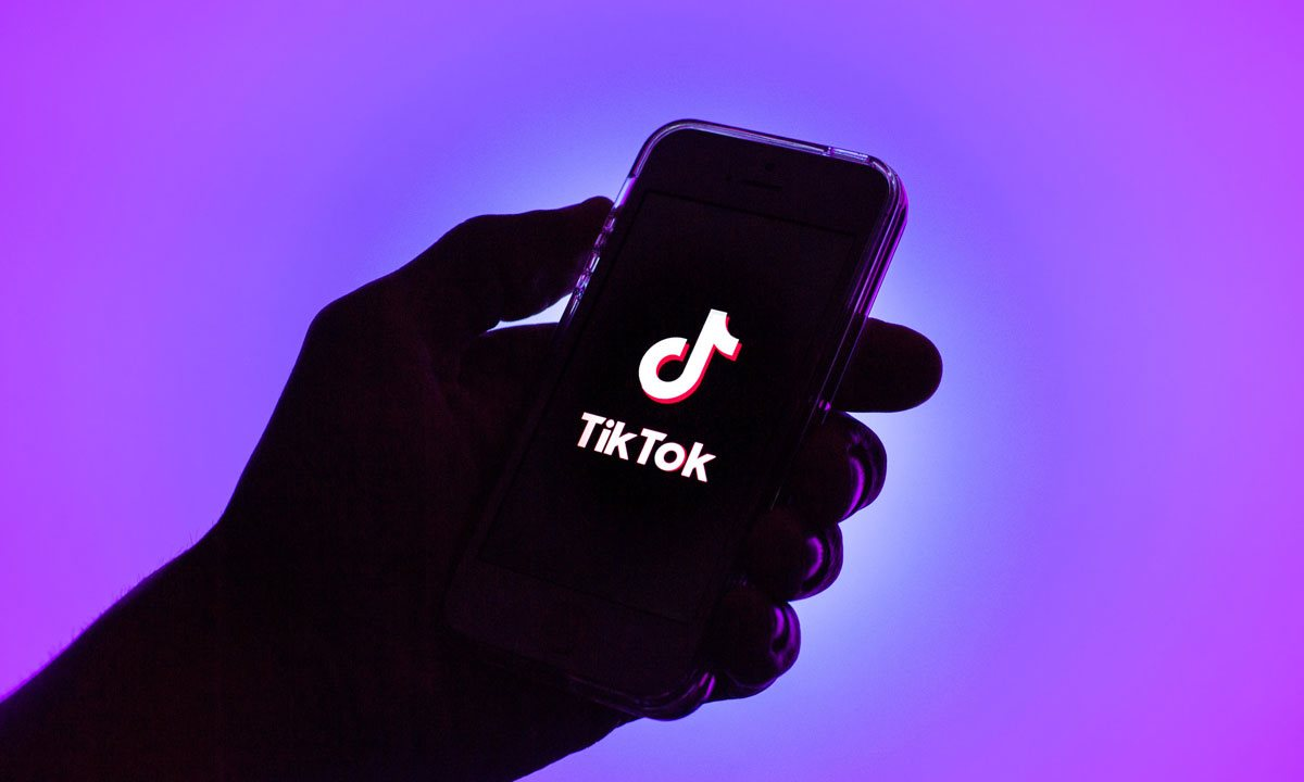 schools-banning-tiktok-6298-1679155570.png