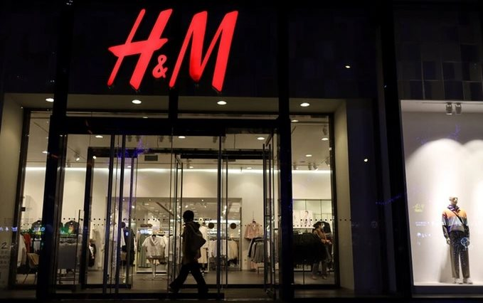 Cú lừa của H&M: Giả danh hãng thời trang xanh, quyên góp quần áo cũ để tái chế nhưng thực chất đem bán lại ở các nước nghèo hoặc mang đi đốt
