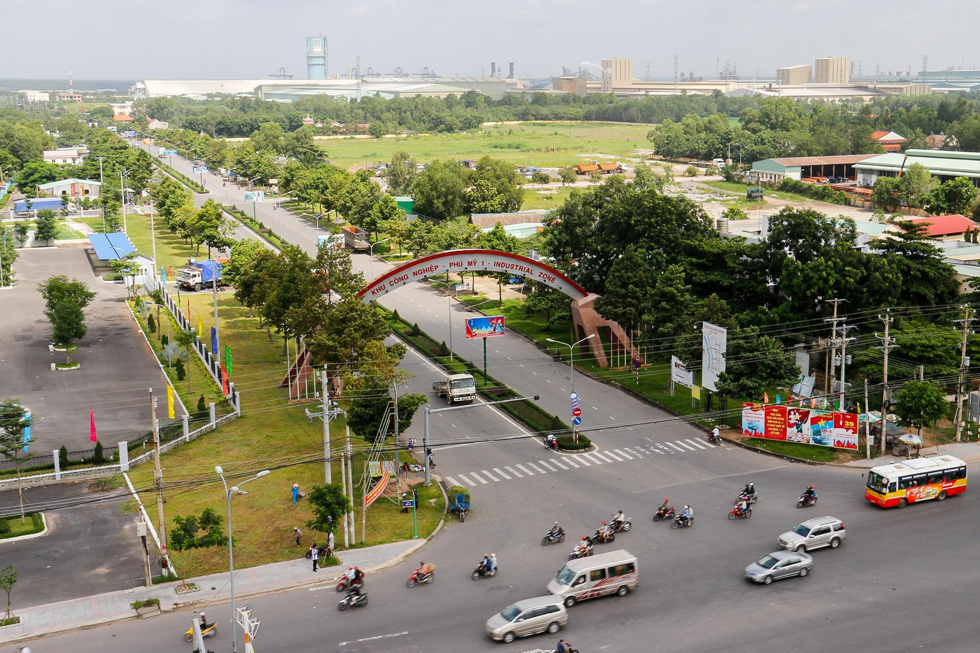 Thị xã có cảng nước sâu lớn nhất Việt Nam sẽ được đề xuất lên thành phố