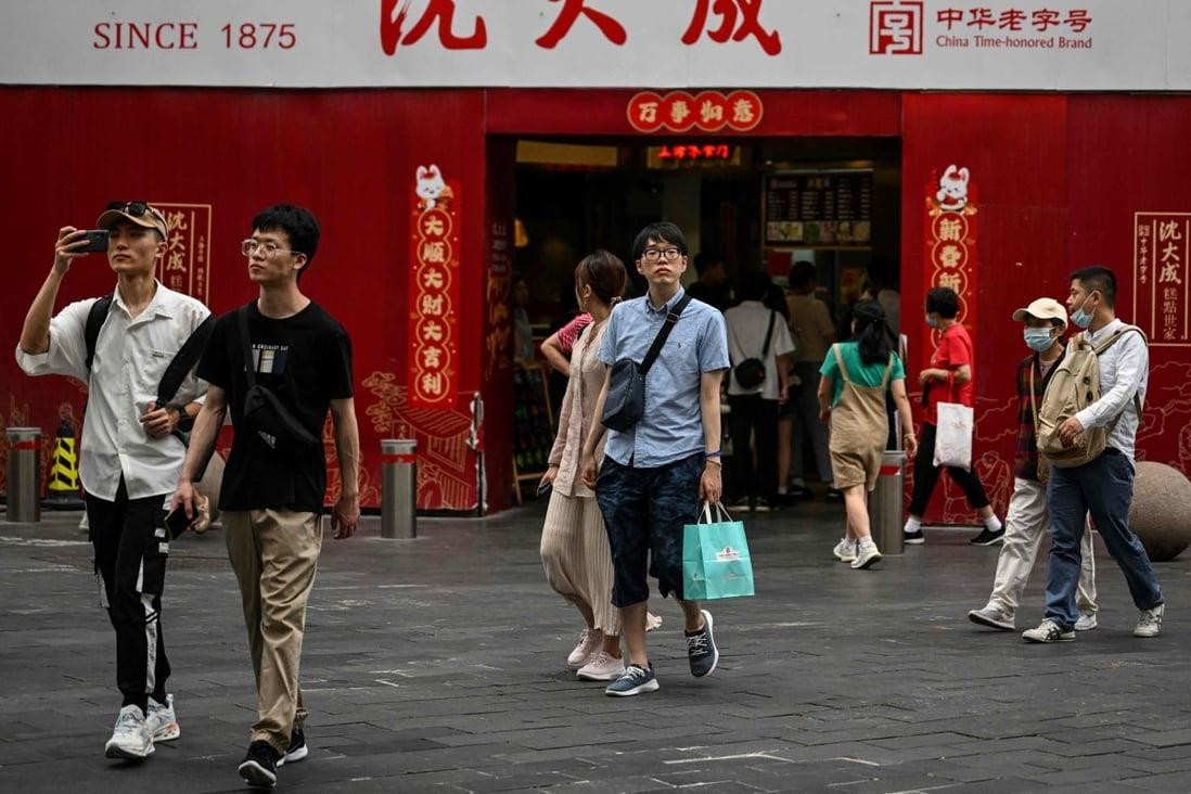 SCMP: Cựu quan chức cấp cao báo động nguy cơ "kinh tế tụt dốc" hiện hữu, Trung Quốc phải ra tay ngay