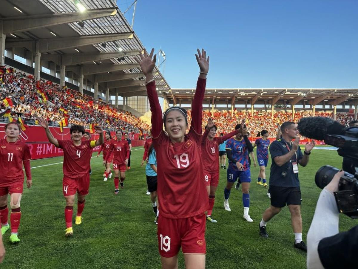 Một doanh nghiệp tặng đội tuyển nữ Việt Nam 36 chỉ vàng khắc tên riêng trước thềm World Cup 2023