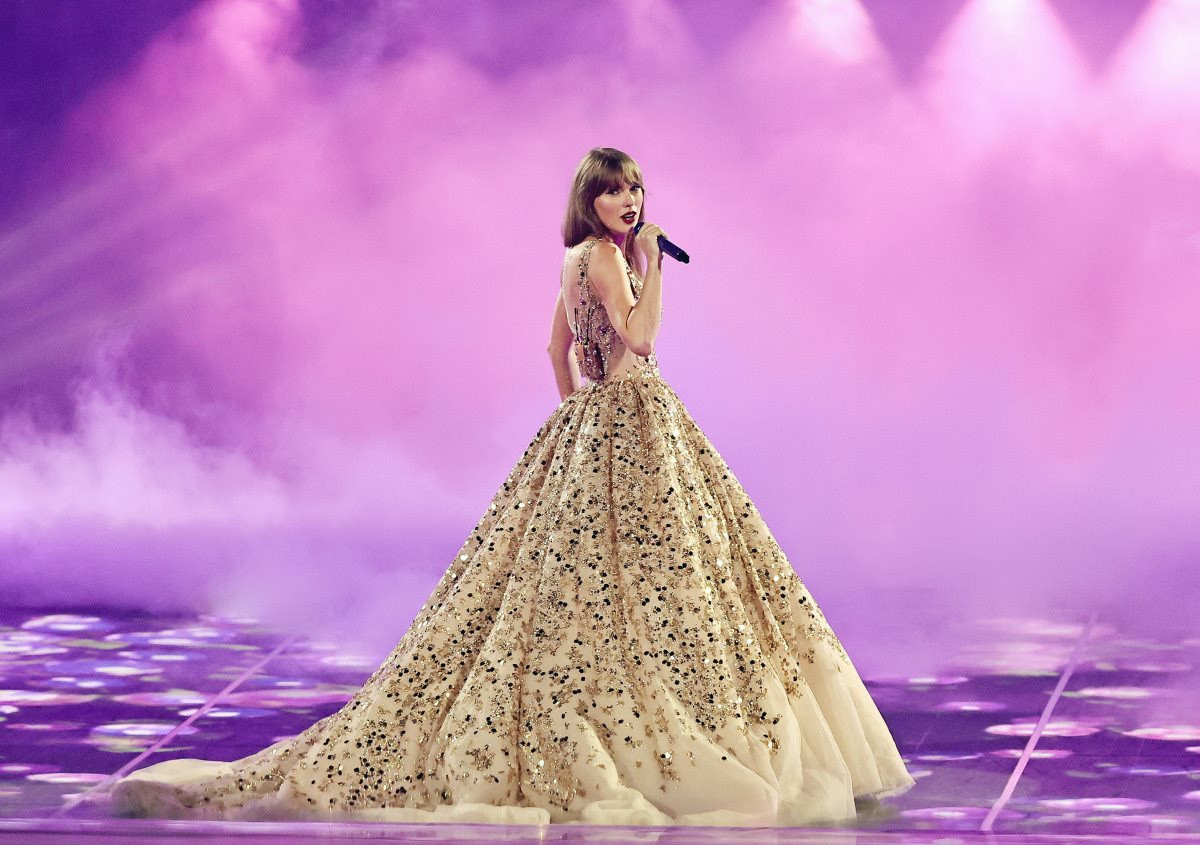 taylor-swift-the-eras-tour-houston-tx.jpg