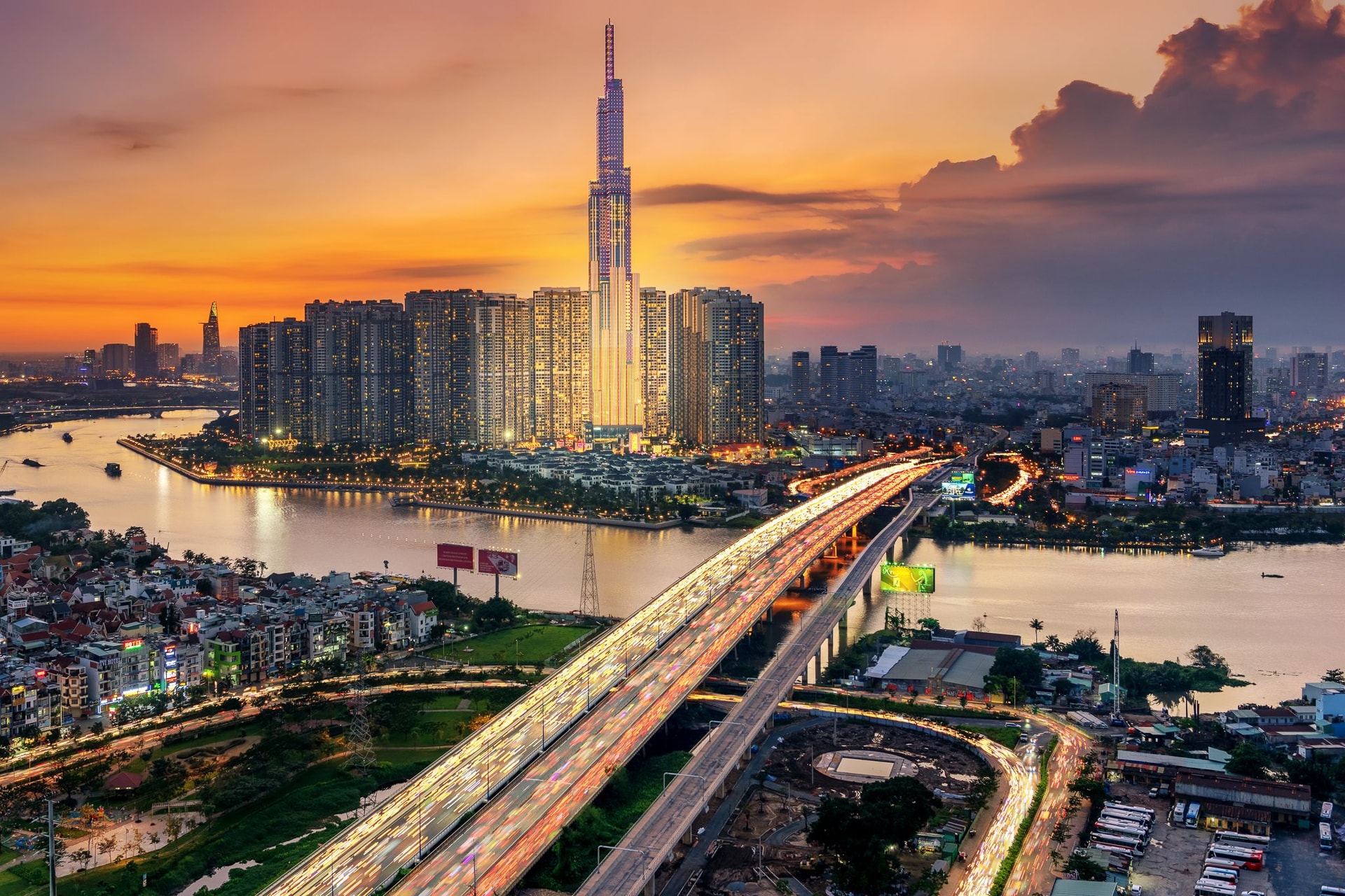 Sông nội địa dài nhất Việt Nam, có lưu vực đóng góp 1/3 GDP cả nước