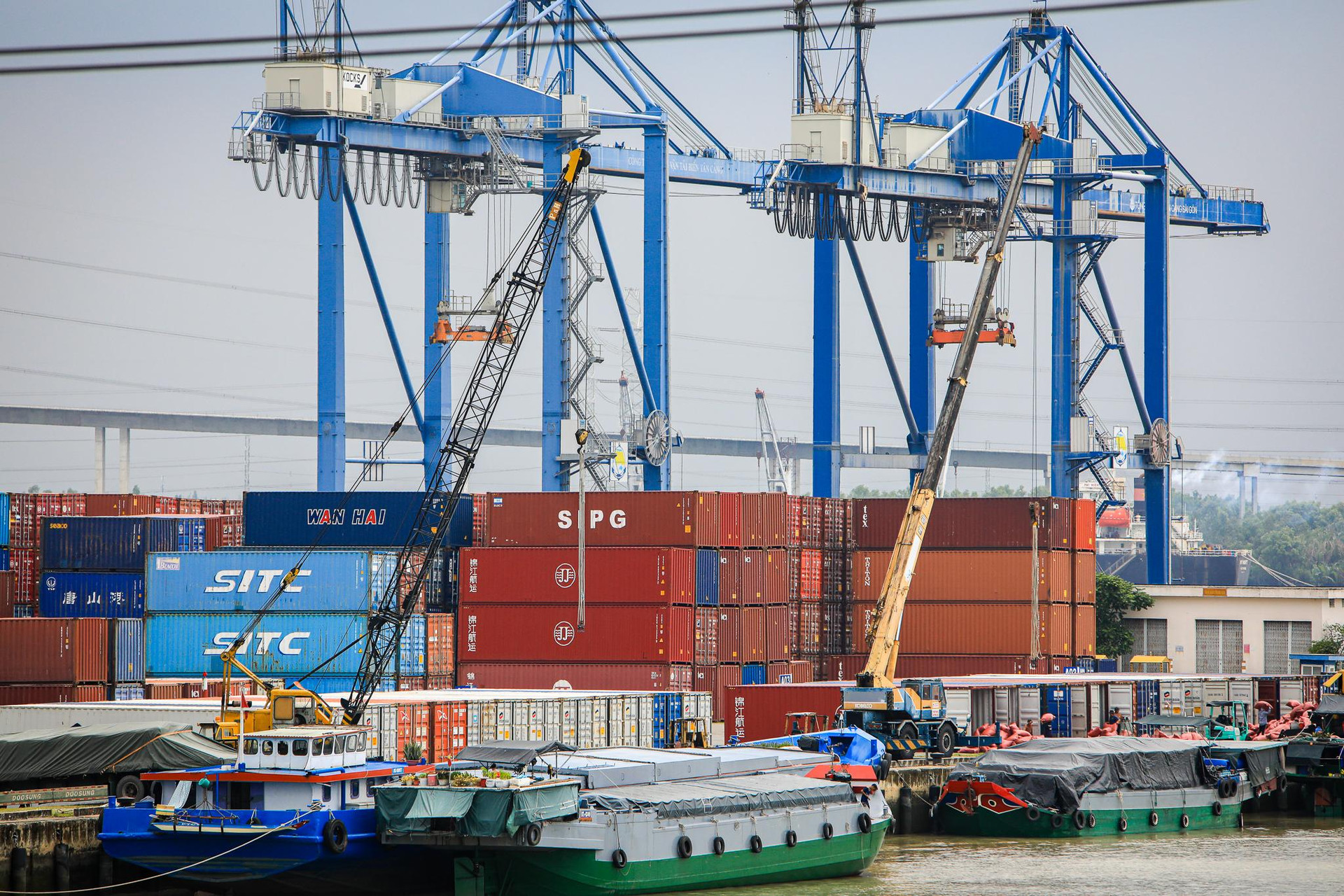 ‏K‏‏hu công nghiệp ‏‏có đến 3 cảng quốc tế, rộng nhất ‏‏TP. HCM