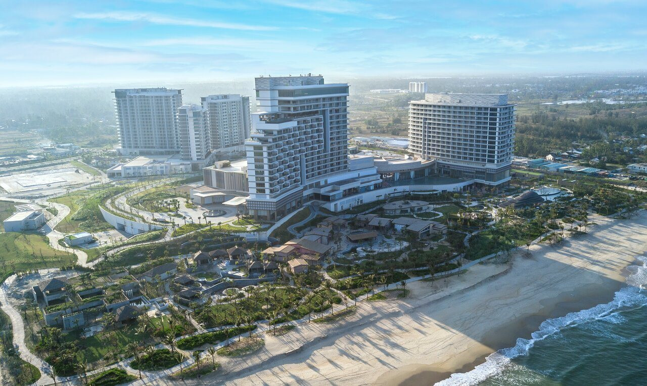 Chân dung gia tộc giàu thứ 3 Hồng Kông mua lại Resort kết hợp casino 4 tỷ USD tại Hội An