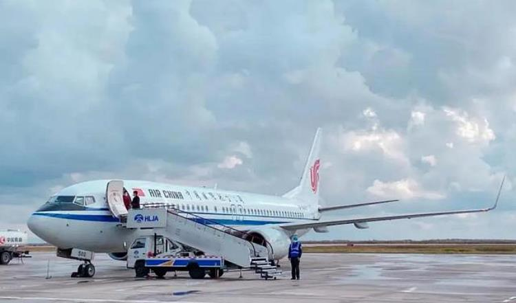 Sân bay "cô đơn" nhất Trung Quốc: Mỗi ngày một chuyến, nhân viên đi làm như đi “nghỉ hưu sớm"