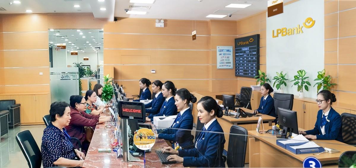 6 tháng "bận rộn" của HĐQT LPBank: Liên tục sắp xếp lại nhân sự, chi thưởng, điều chỉnh lương