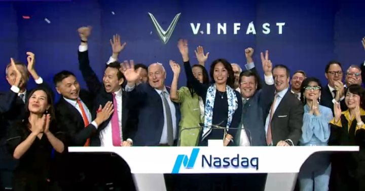Vỡ òa những giây phút ấn tượng của VinFast ngày đầu trên sàn Mỹ