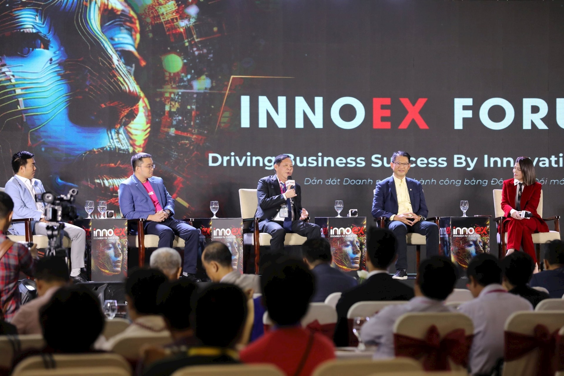 7.-phien-thao-luan-innoex-forum.jpg