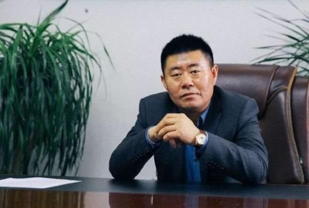 30 tuổi bỏ quê lên thành phố buôn đồng nát, 10 năm sau người đàn ông đổi đời ngoạn mục, điều hành cả công ty dịch vụ hàng đầu