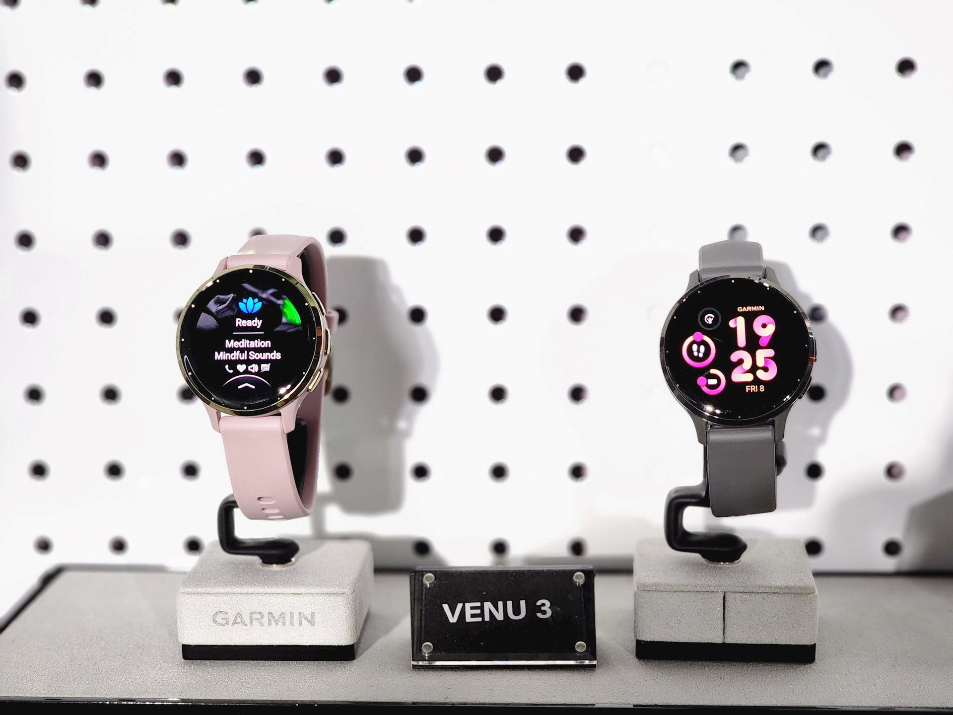Garmin Venu 3 và Venu 3S ra mắt: Smartwatch đầu tiên tích hợp tính năng luyện tập sức khỏe cho người ngồi xe lăn