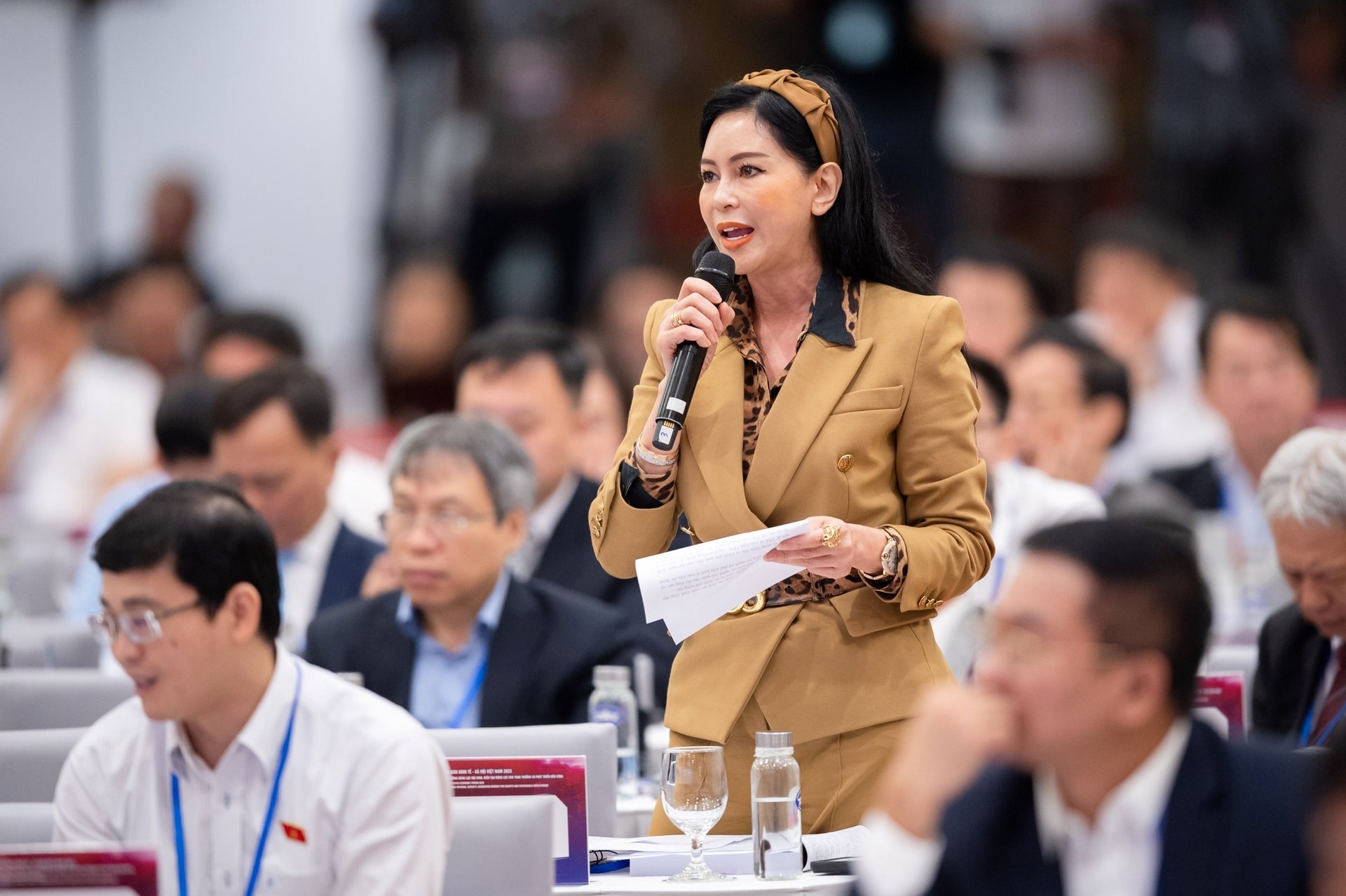 CEO Lê Hồng Thủy Tiên: Ngoài những doanh nghiệp rất liều, 'dùng thuốc tăng trọng', lớn nhanh, ngã bệnh, lăn đùng ra chết yểu thì vẫn có rất nhiều DN chân chính