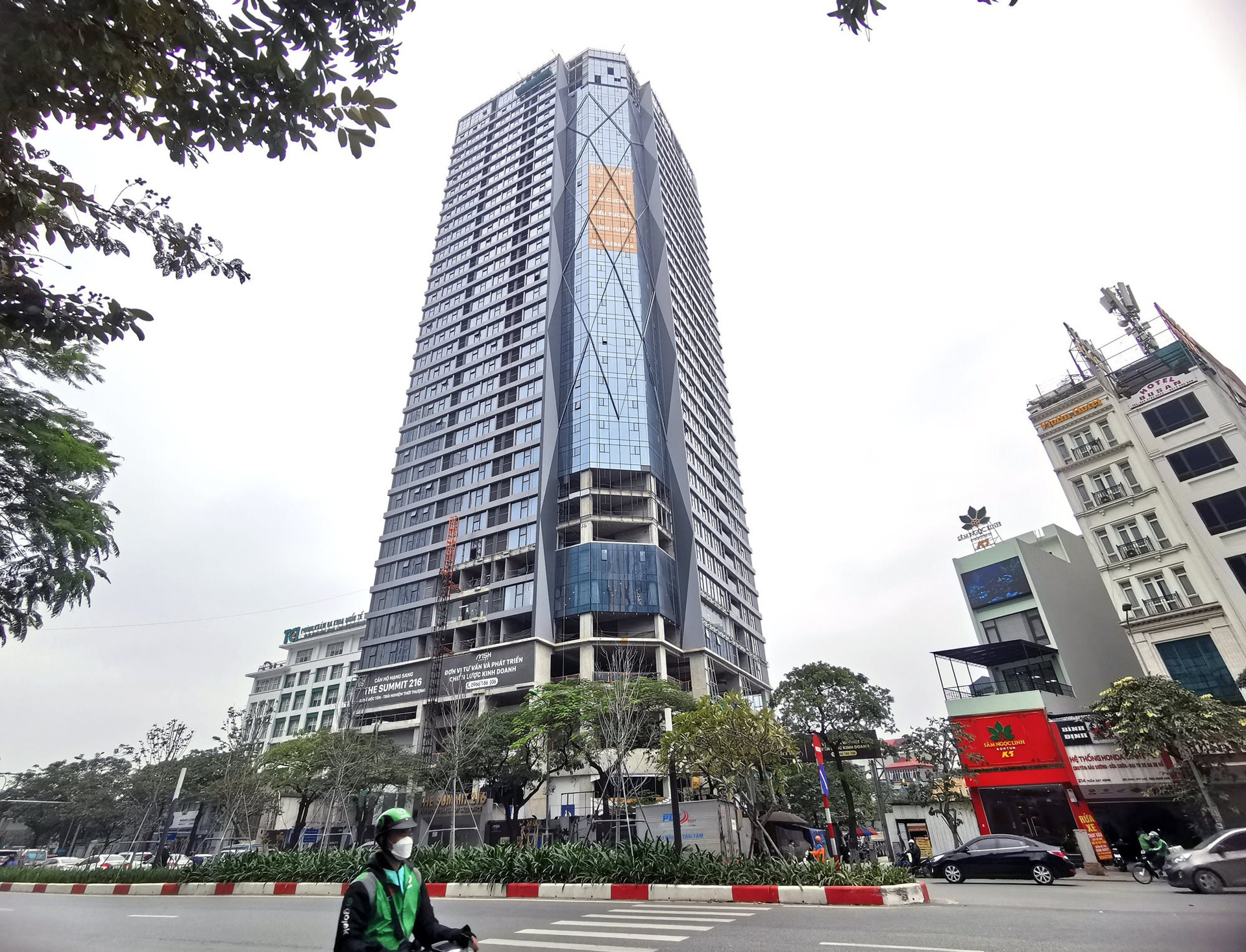 VERACITY, chủ đầu tư dự án “khủng” Summit Building 216 Trần Duy Hưng nợ hàng chục tỷ đồng tiền thuế