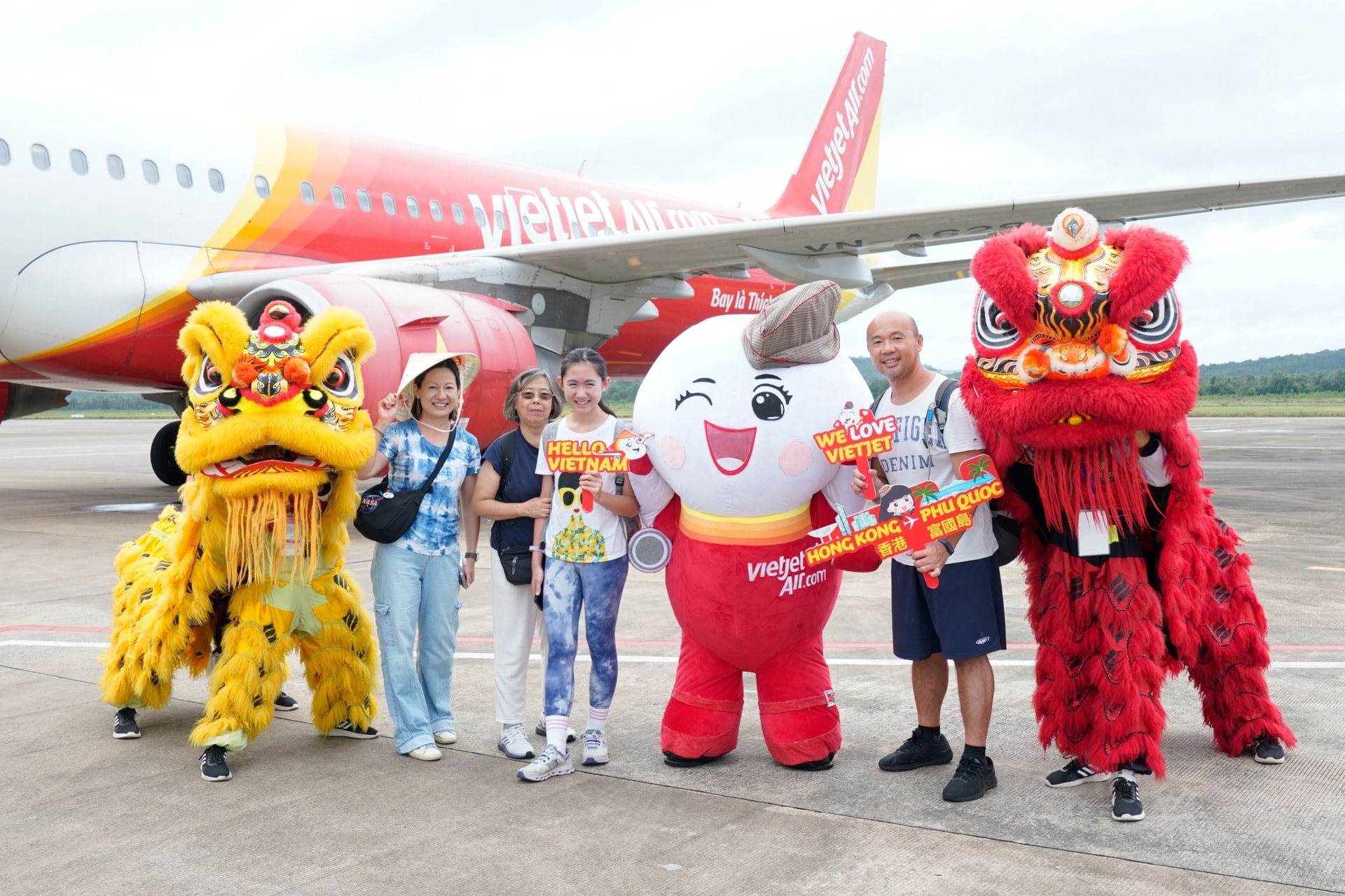 Vietjet được vinh danh "Thương hiệu mạnh - tăng trưởng ấn tượng 2023"