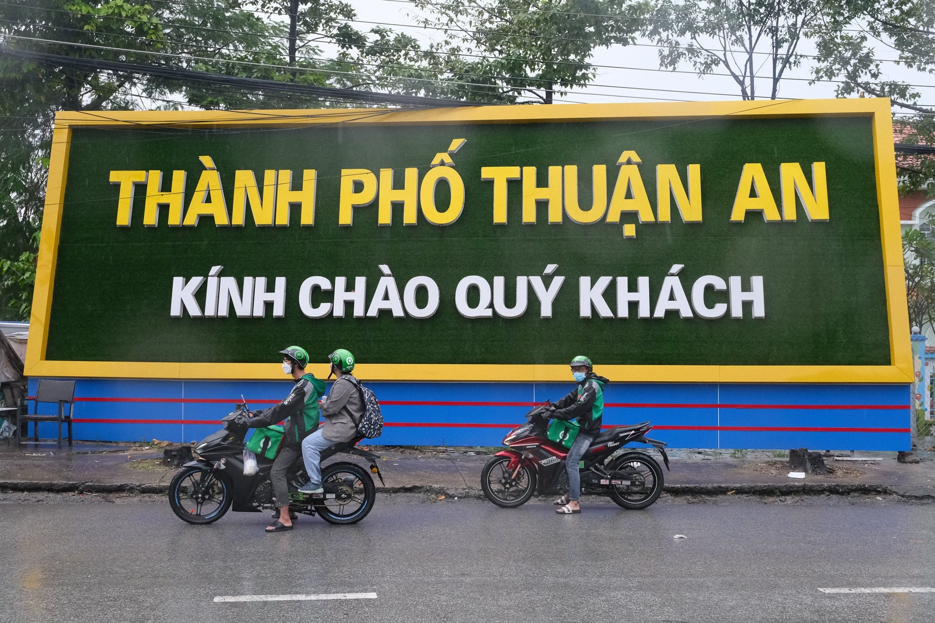 Thị trường gọi xe, giao đồ ăn dậy sóng ở các tỉnh lẻ: Bình Dương, Đồng Nai đón thêm Gojek 