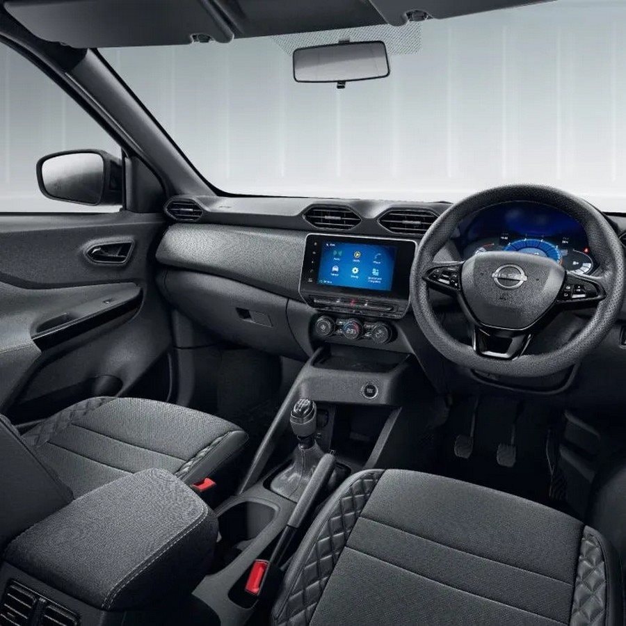 nissan-magnite-kuro-edition-interior-.jpg