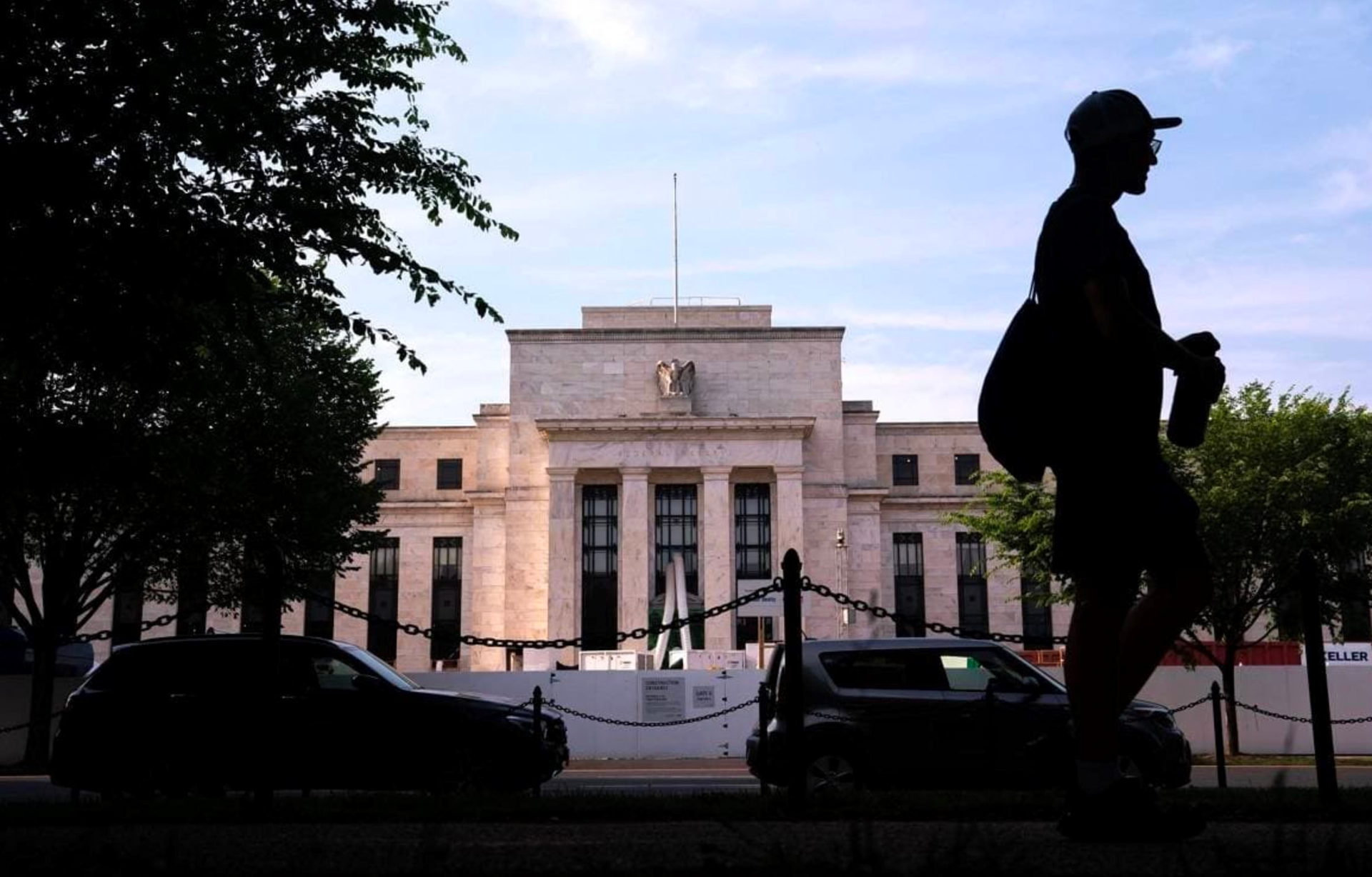 Bloomberg: Fed có thể không tăng lãi suất trong cuộc họp cuối tháng 10, dù 1 chỉ báo lạm phát ưa thích tăng vượt dự báo 
