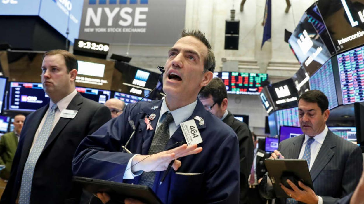 Bắt đầu tuần cao điểm báo cáo kết quả kinh doanh, Dow Jones tăng 200 điểm