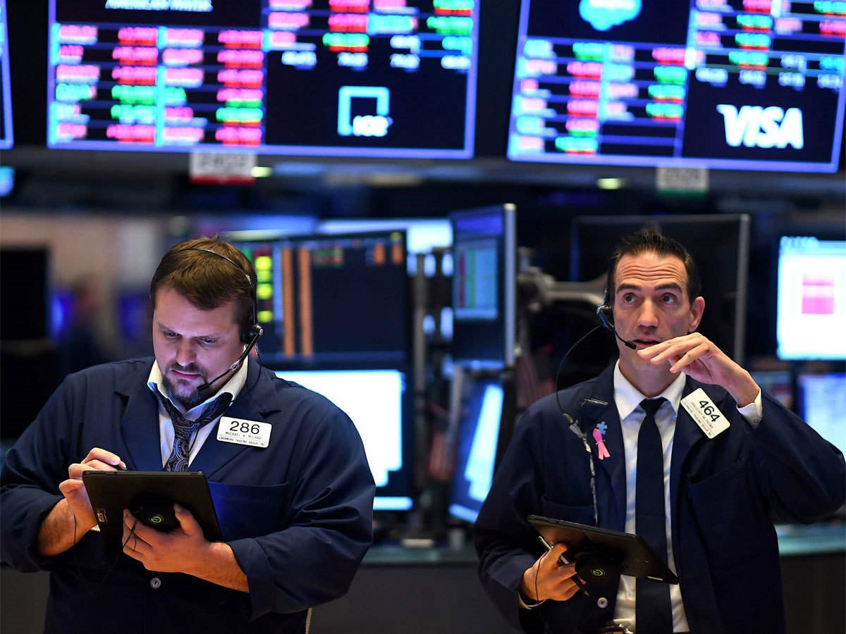 Dow Jones mất gần 300 điểm khi lợi suất trái phiếu vượt 5%, lần đầu tiên từ năm 2007